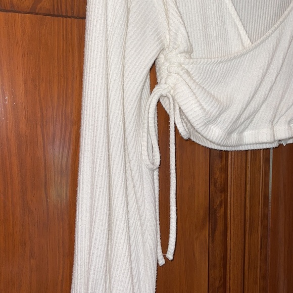 Urban Outfitters wrapped knit long sleeve cropped top - Picture 3 of 7